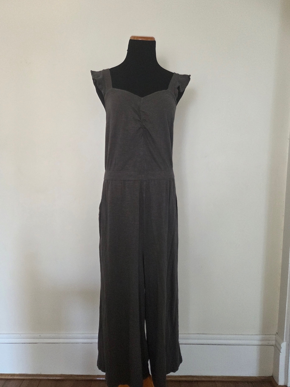 Susina Sleeveless Wide-Leg Charcoal Jumpsuit  Size XL